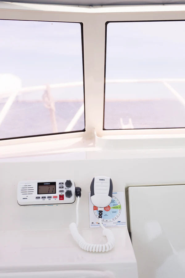 Uniden UM455 VHF Marine Radio